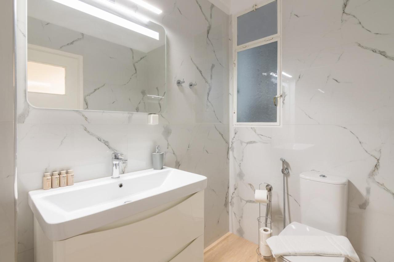 Phaedrus Living: City Center Flat Michalakopoulou Ateny Zewnętrze zdjęcie